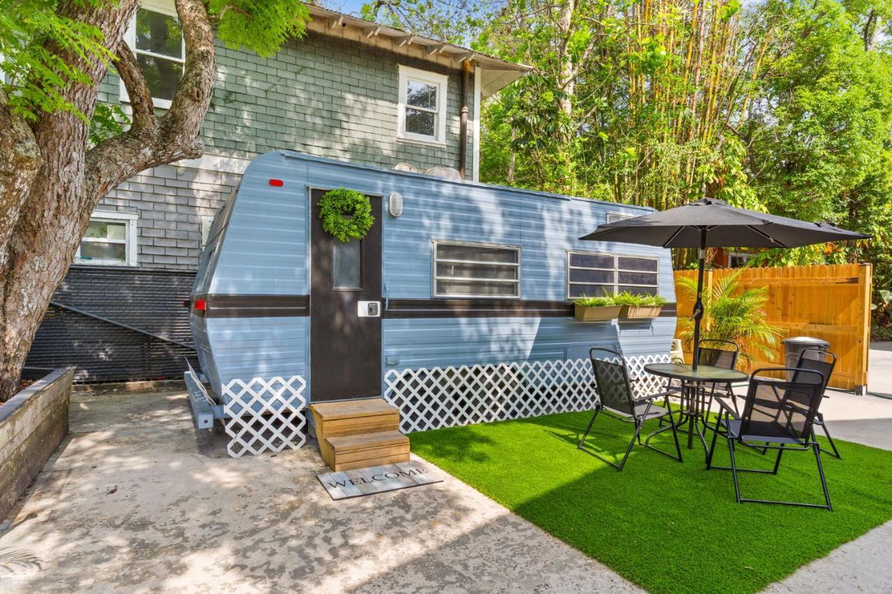 Four Different Options At One Great Location-- 1 - Spacious 3 Bed 2 Bath House Or 2- 2Nd Floor 2 Bed 1 Bath Guesthouse Or 3- 1St Floor Studio Or 3- A Tiny Home Rv Тампа Екстериор снимка